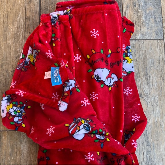 CHRISTMAS Berkshire SNOOPY "Merry and Bright" Soft Christmas Throw Blanket - Picture 3 of 12